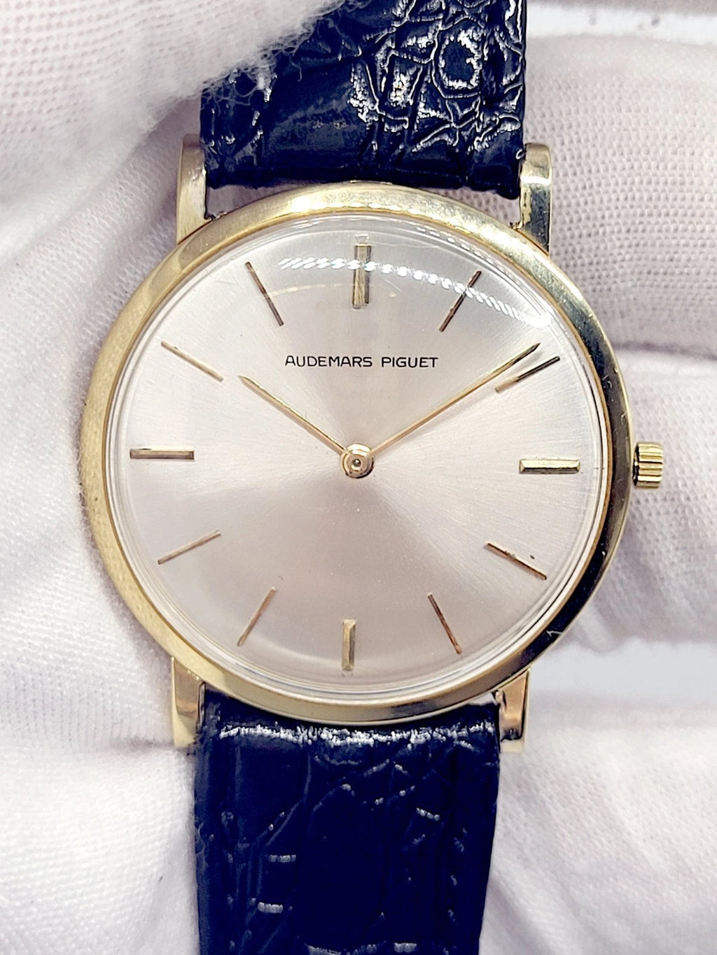 Audemars Piguet Ultra Thin 18K Solid Gold 33mm Wind-Up Men's Watch – Near Mint Luxury Swiss Timepiece