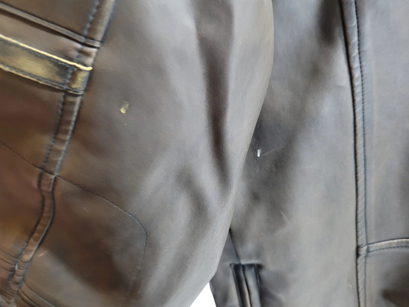 جاكيت رجالي أسود من الجلد الصناعي بقصة واسعة، تصميم بايكر كلاسيكي بسحاب للدراجات النارية