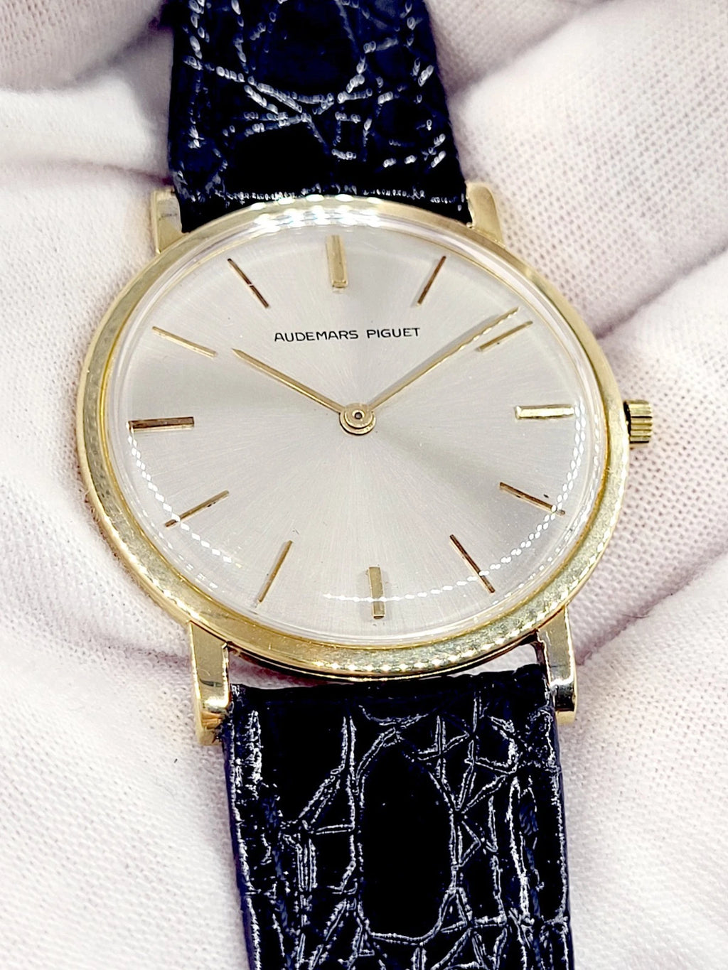 Audemars Piguet Ultra Thin 18K Solid Gold 33mm Wind-Up Men's Watch – Near Mint Luxury Swiss Timepiece